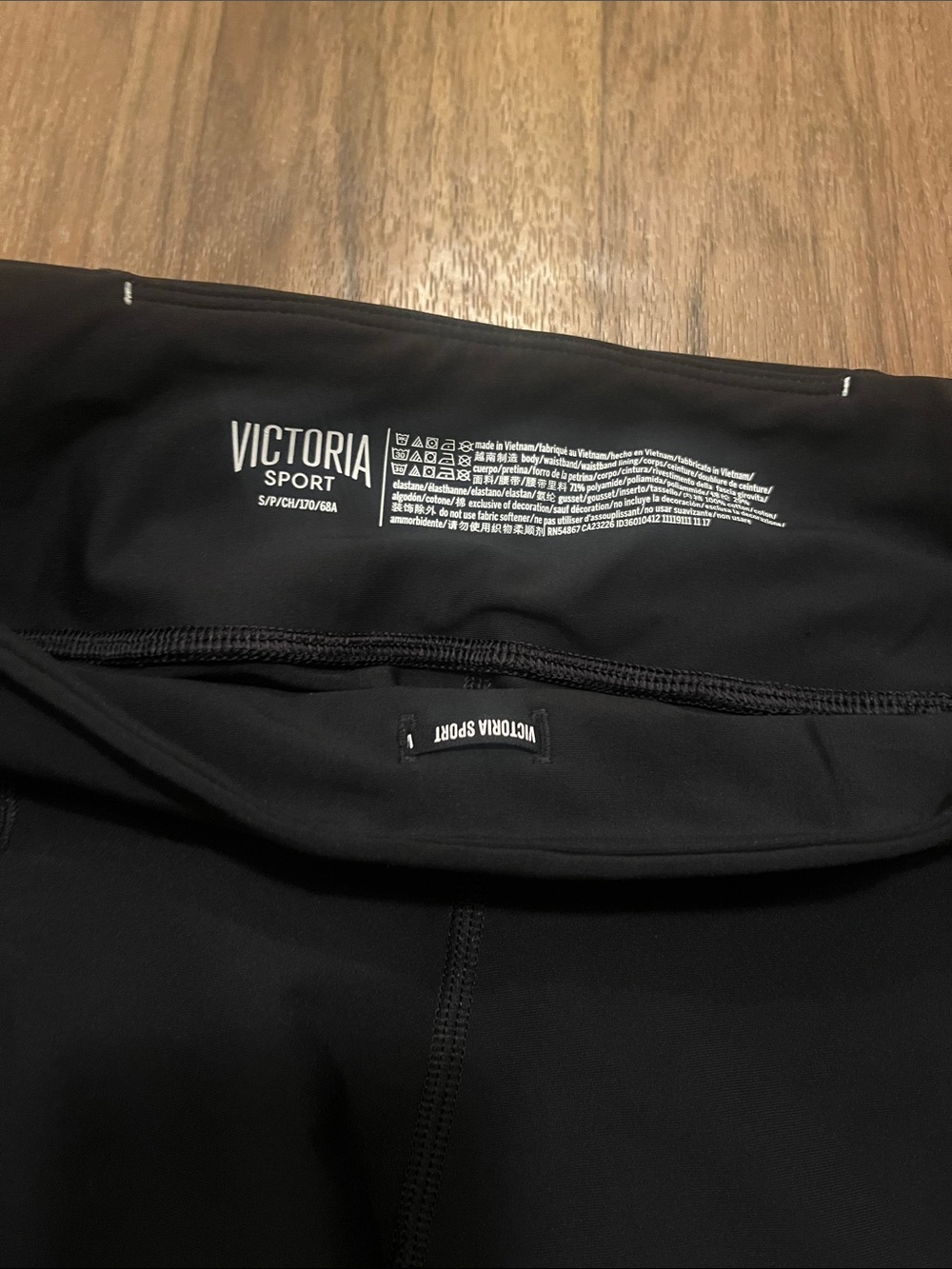 Victoria Sport Black Active Leggings